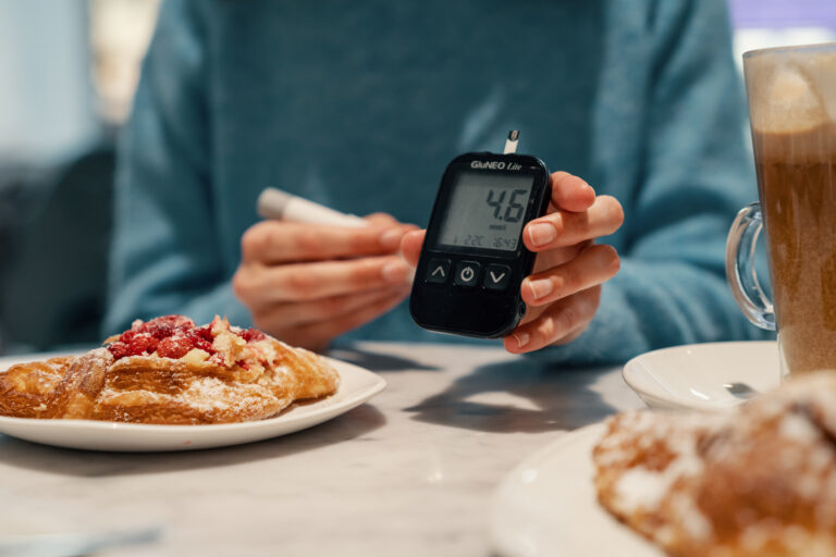 controlling-glucose-levels-before-having-dessert-2026-01-07-01-31-40-utc